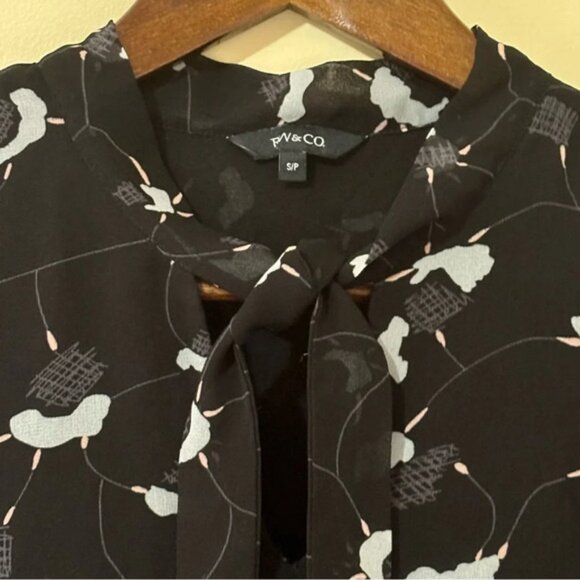 RW&CO Sheer Black Floral Sleeveless Ruffled Top Size S - Picture 4 of 6